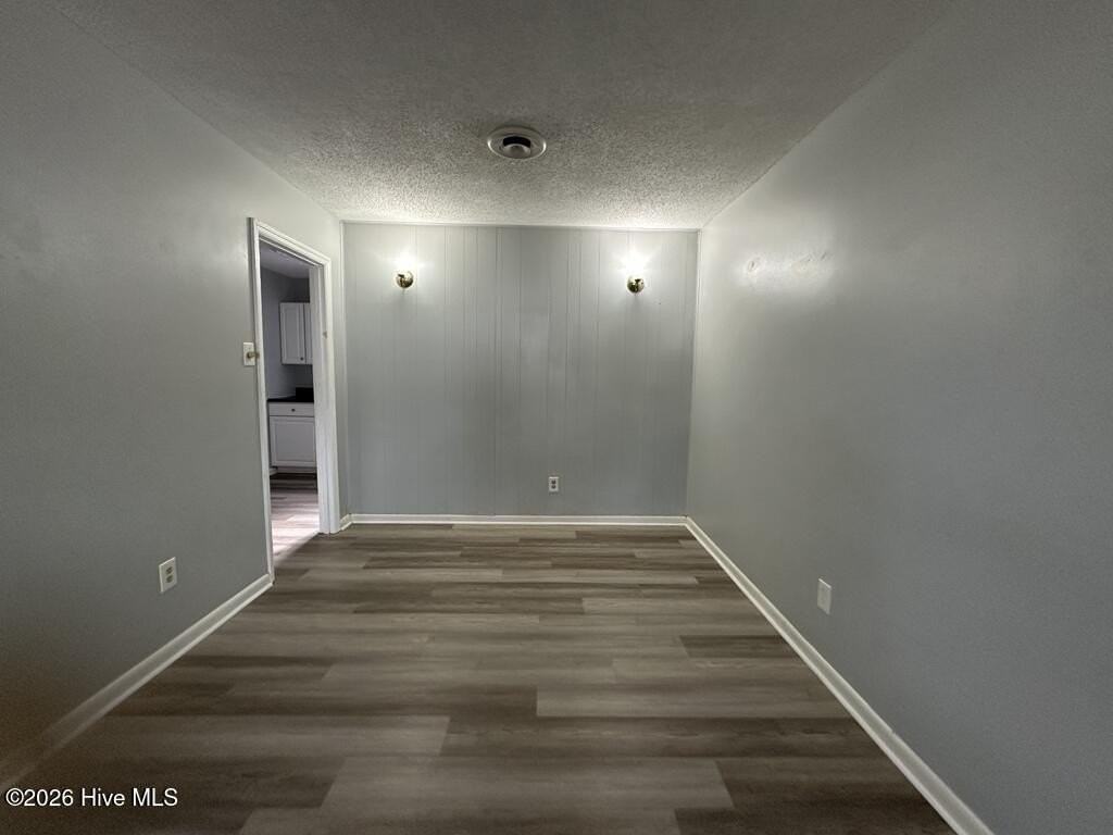 506 Parkway Ct - Photo 3 of 11