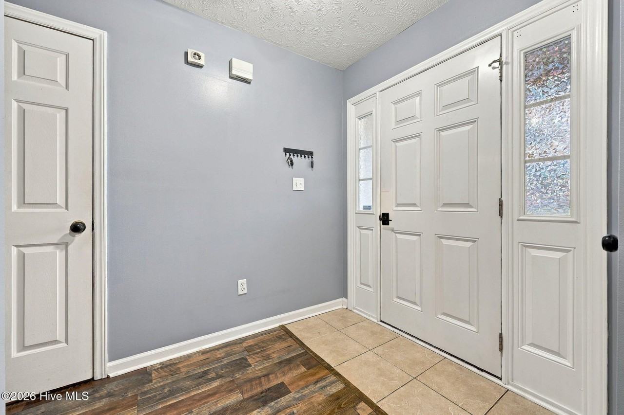255 Cash Ave - Photo 5 of 40