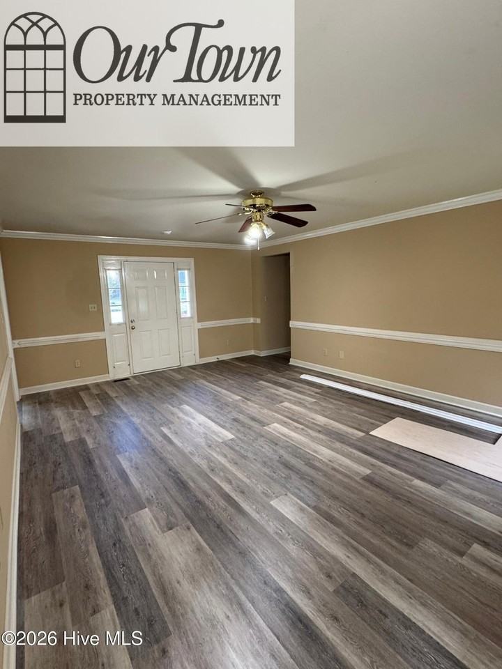 3233 Boyette Dr Sw - Photo 2 of 11
