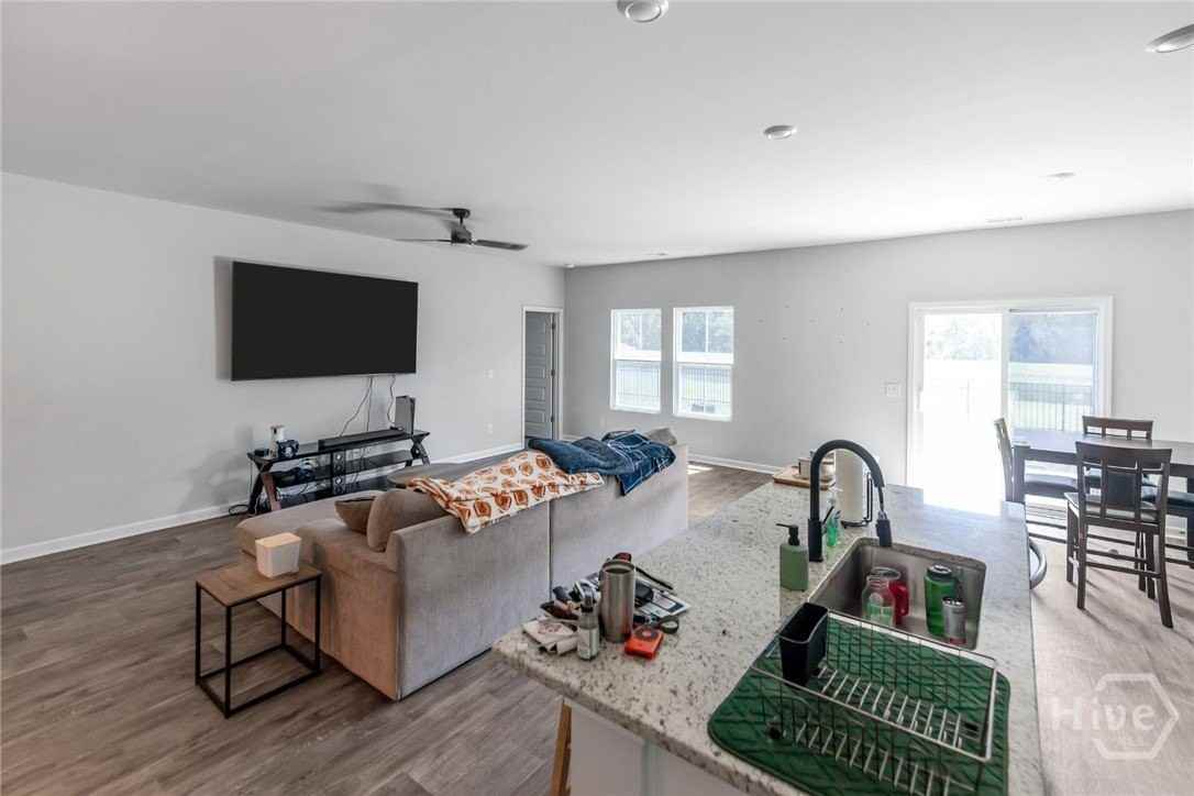 168 Bottlebrush Dr - Photo 3 of 24