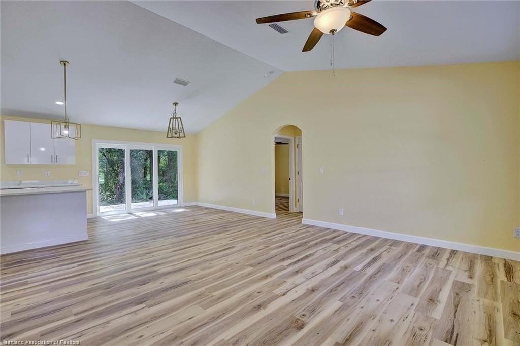 2089 W Bonita Rd - Photo 4 of 25