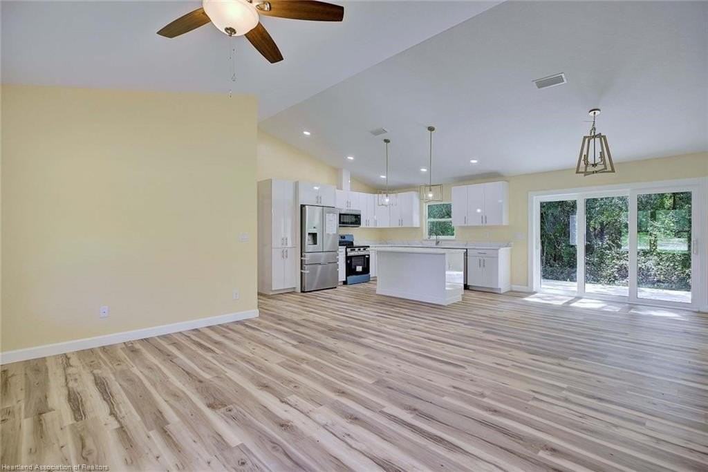 2089 W Bonita Rd - Photo 5 of 25