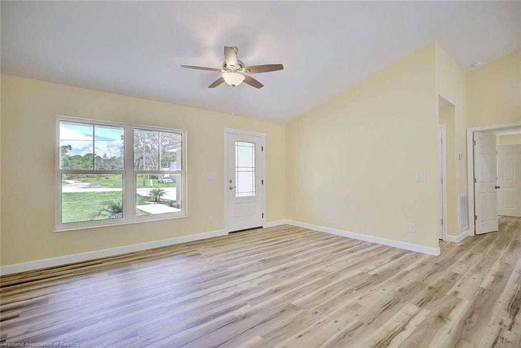 2089 W Bonita Rd - Photo 6 of 25