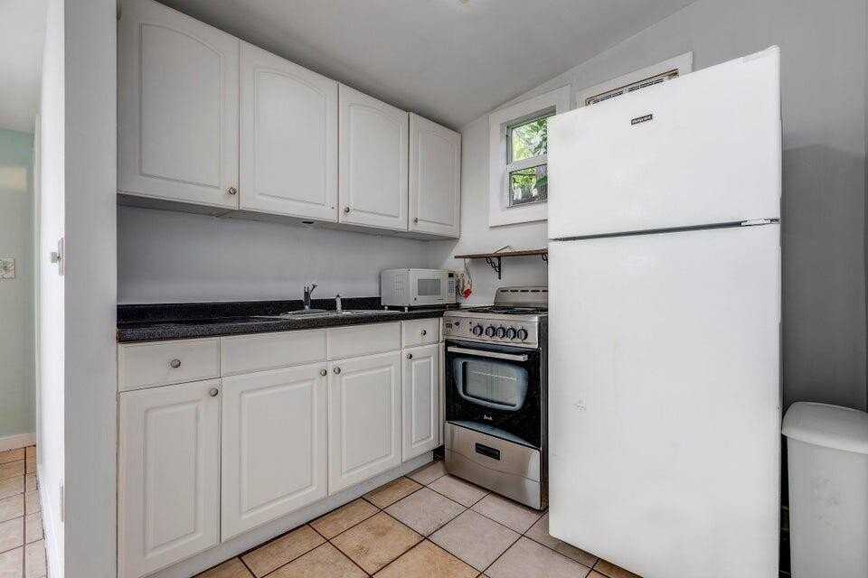 1318 Duncan St #3 - Photo 6 of 13