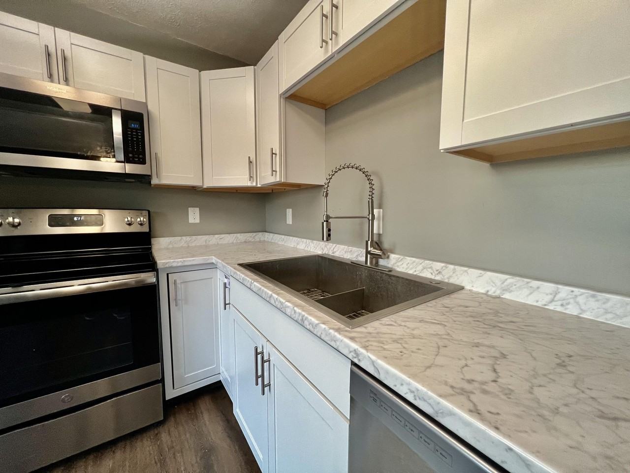 2049 Coriander Ln - Photo 6 of 21