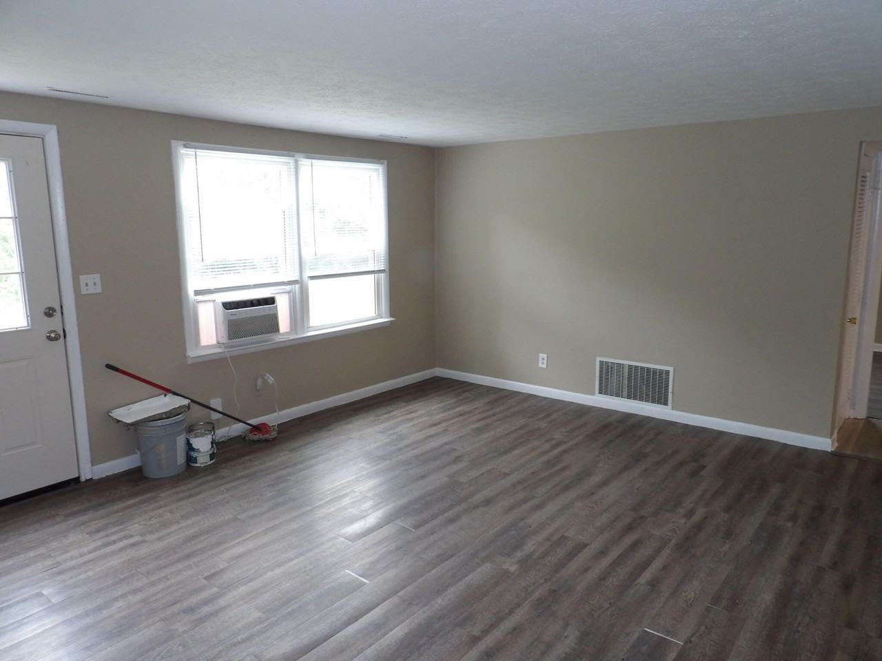 171 Thistlewood Ave #3 - Photo 7 of 44