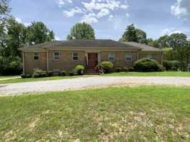 featured image of 210 Walnut Dr #A