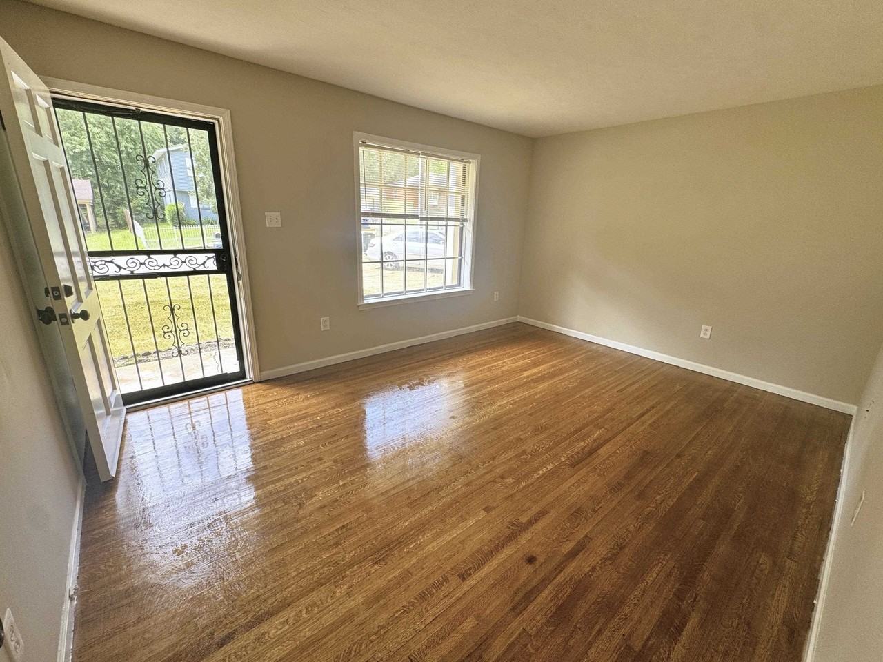 3712 Merritt St - Photo 3 of 17
