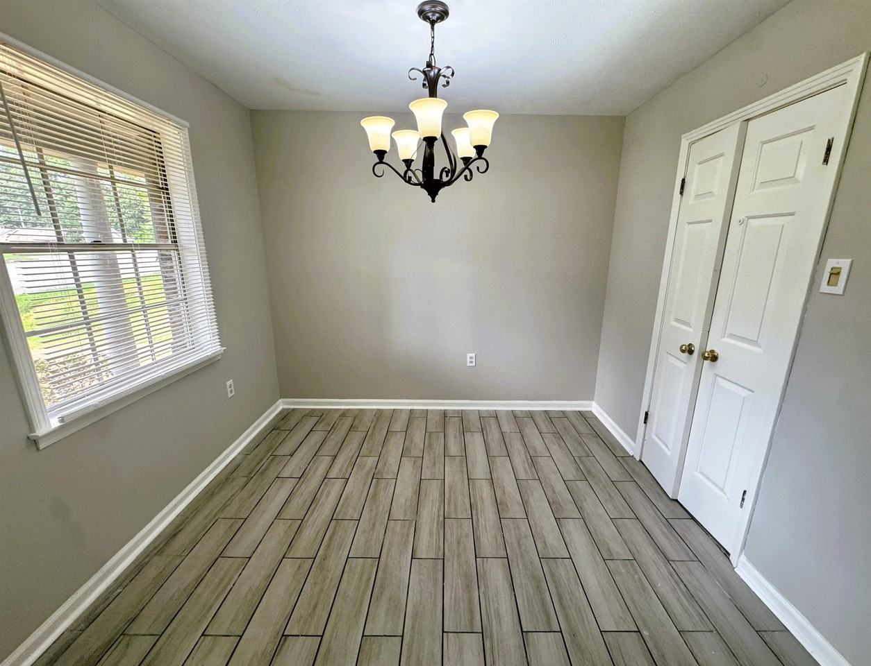 5209 Yale Rd - Photo 3 of 16