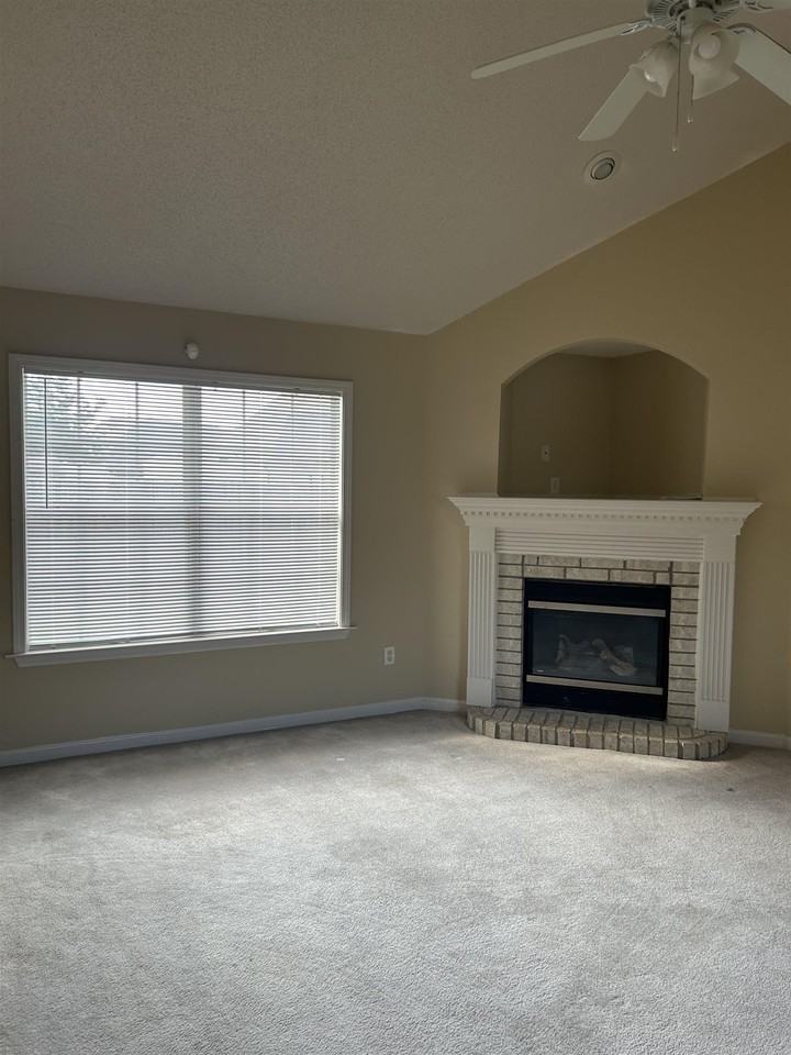 8516 Boothes Ridge Dr - Photo 4 of 12