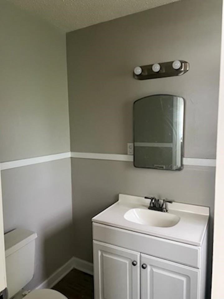 632 S Graham St - Photo 6 of 7