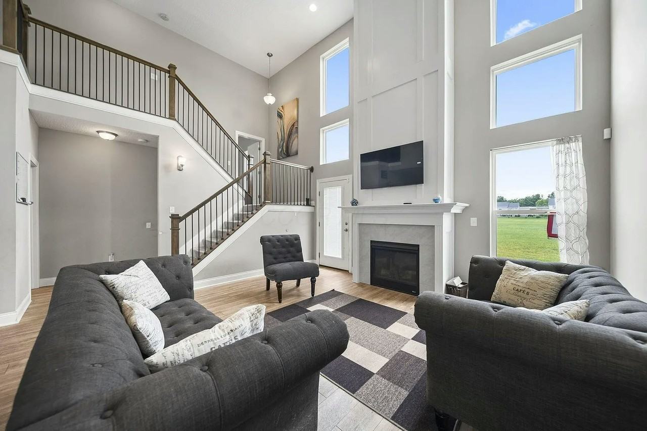 7275 Kerfield Dr - Photo 3 of 7