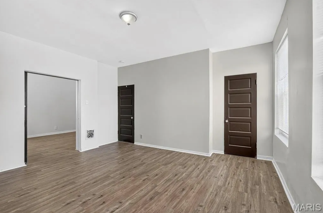 3829 South Compton Avenue, Unit A - Photo 4 of 12