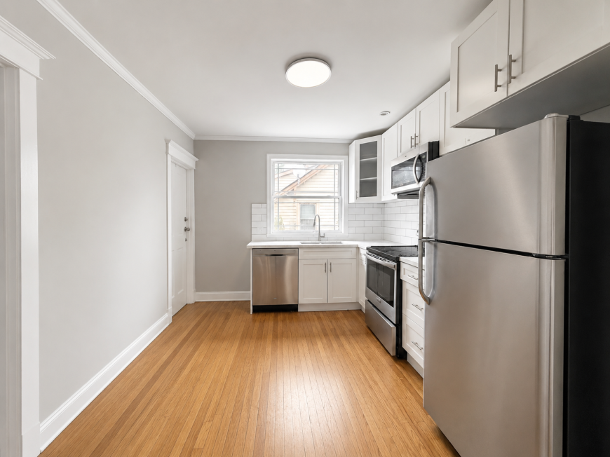86 Balmoral Ave S - Photo 2 of 10