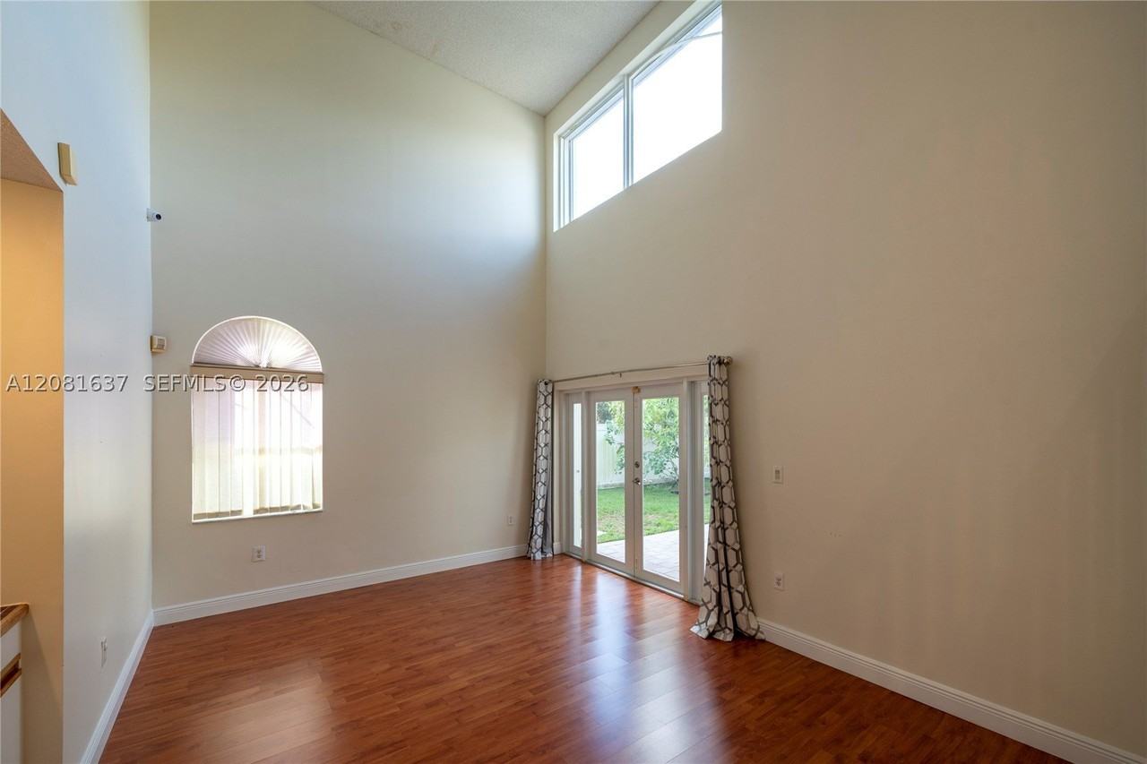 19144 Nw 13th St - Photo 3 of 28