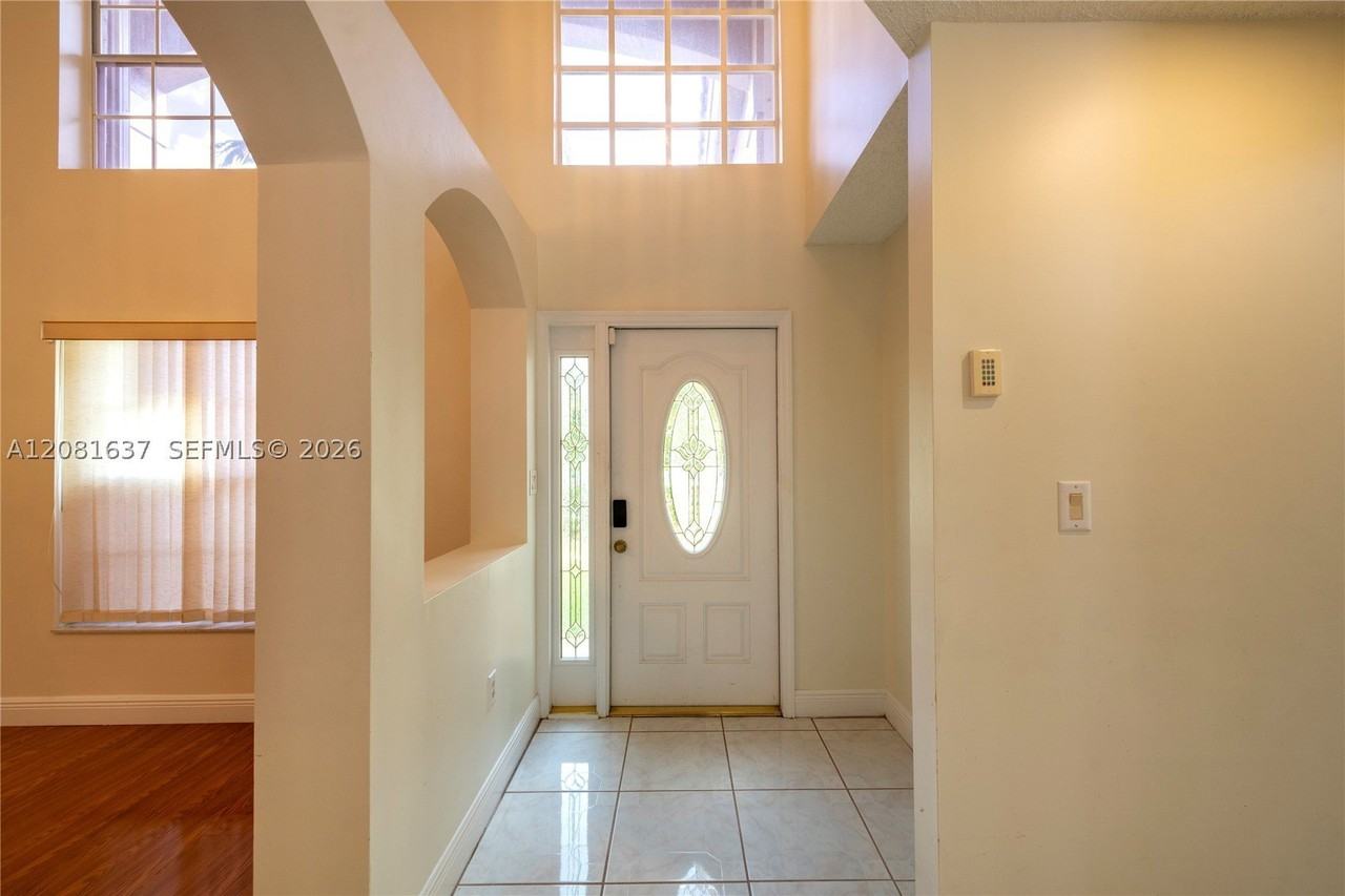 19144 Nw 13th St - Photo 5 of 28