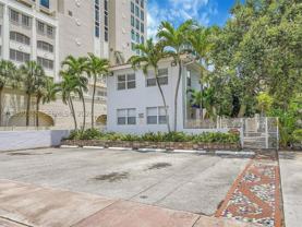 210 Mendoza Ave #6 - Photo 1 of 1