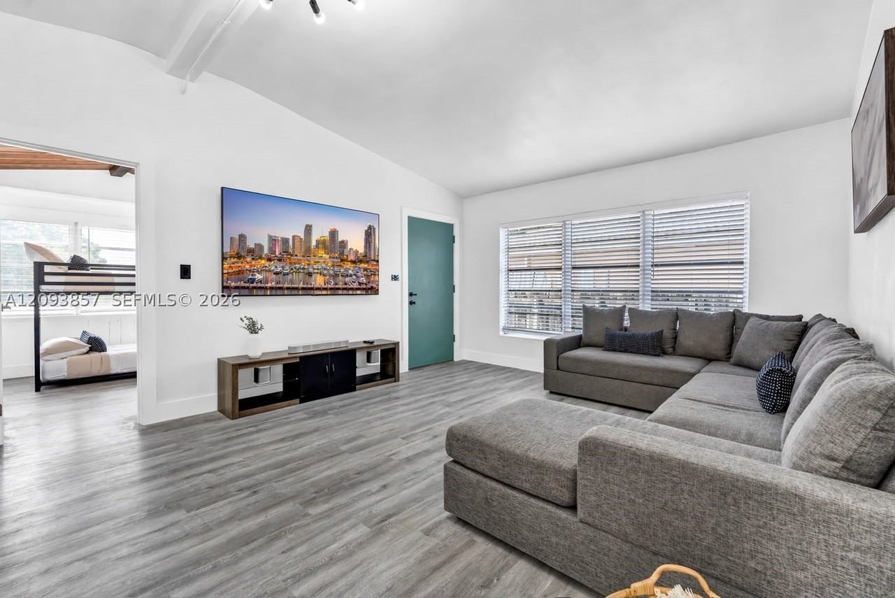 625 Sw 110th Ave #0 - Photo 7 of 24