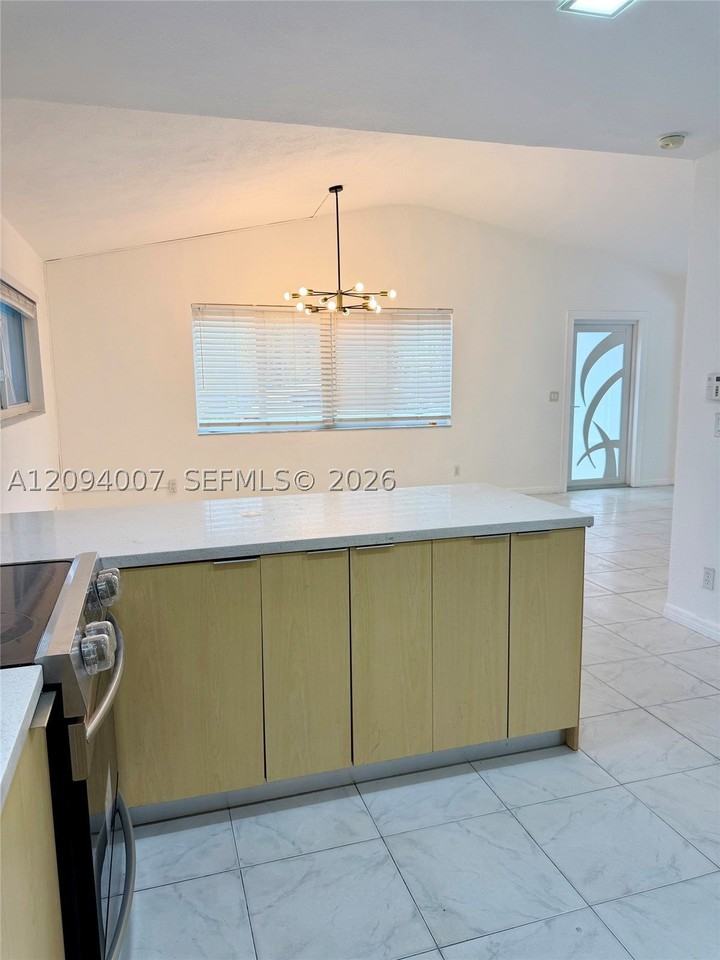 21140 Ne 26th Ave - Photo 6 of 13