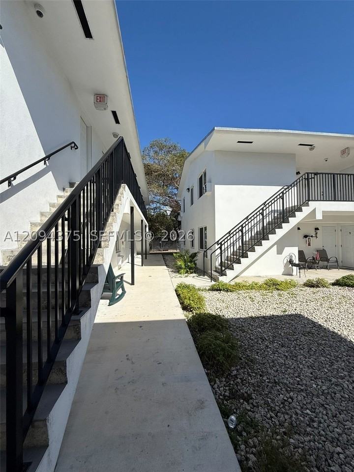 749 Nw 60th St #3 - Photo 3 of 24