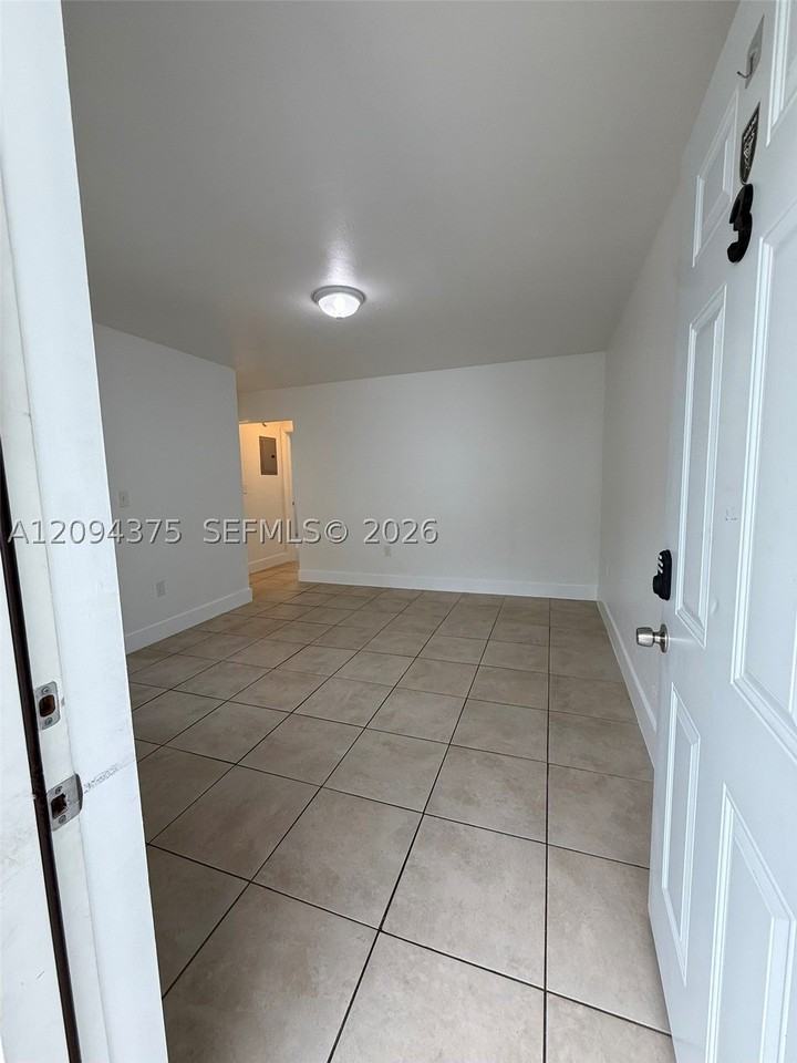 749 Nw 60th St #3 - Photo 7 of 24