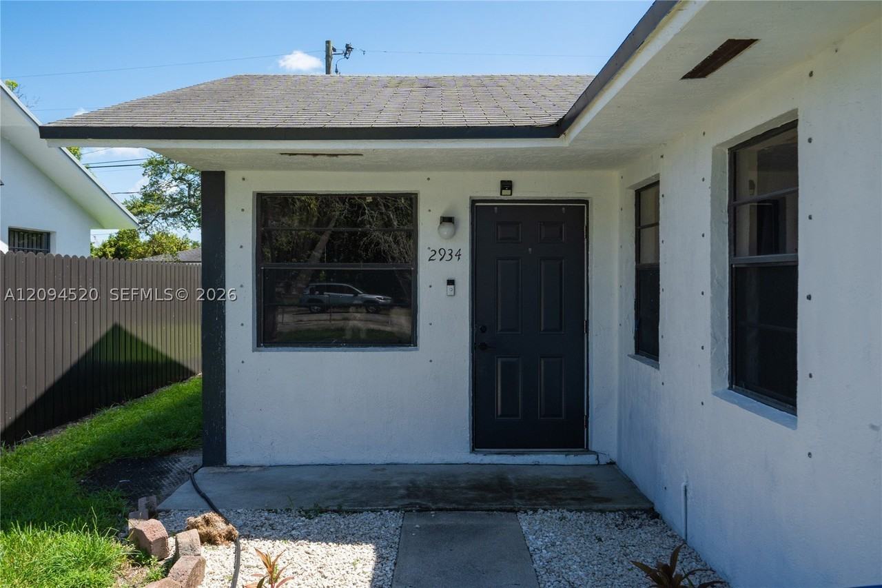 2934 Nw 94th St #2934 - Photo 3 of 22