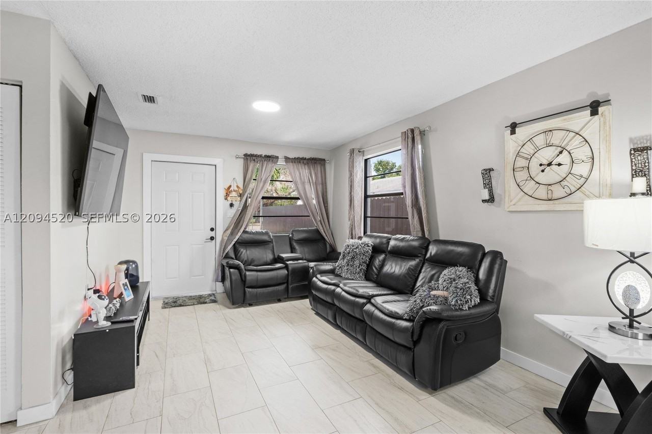 2934 Nw 94th St #2934 - Photo 4 of 22