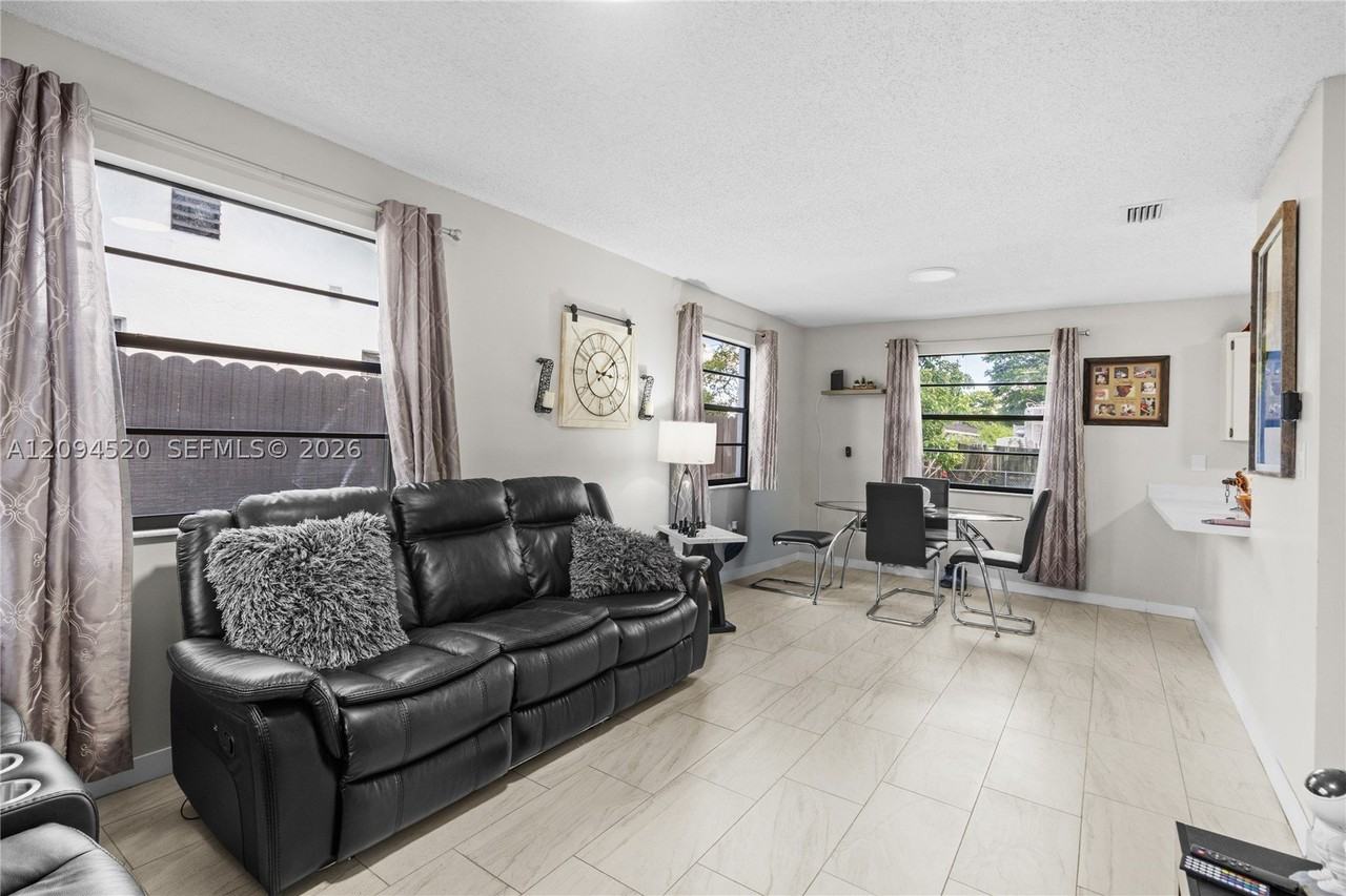 2934 Nw 94th St #2934 - Photo 5 of 22