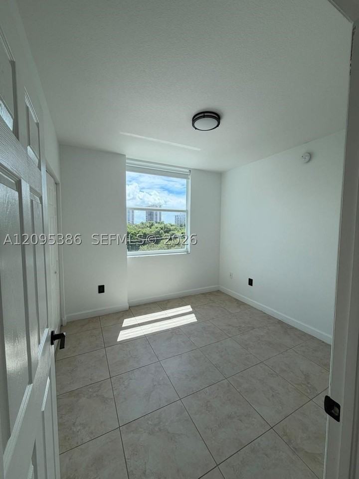 1723 Sw 2nd Ave #609 - Photo 6 of 14