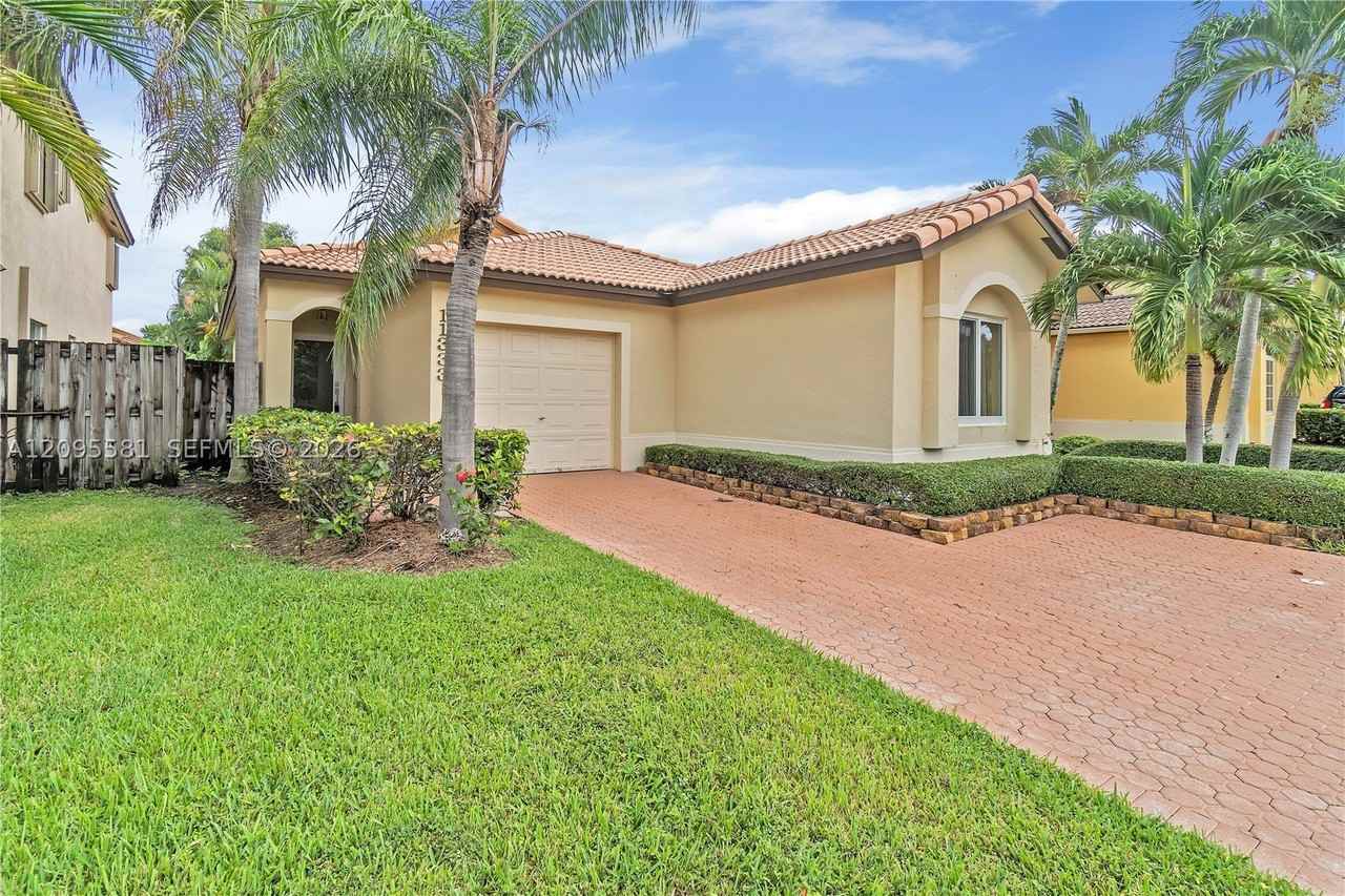11333 Nw 52nd Ln - Photo 2 of 21