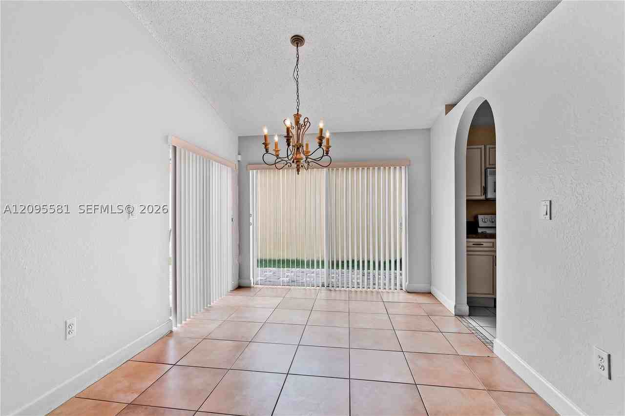 11333 Nw 52nd Ln - Photo 5 of 21