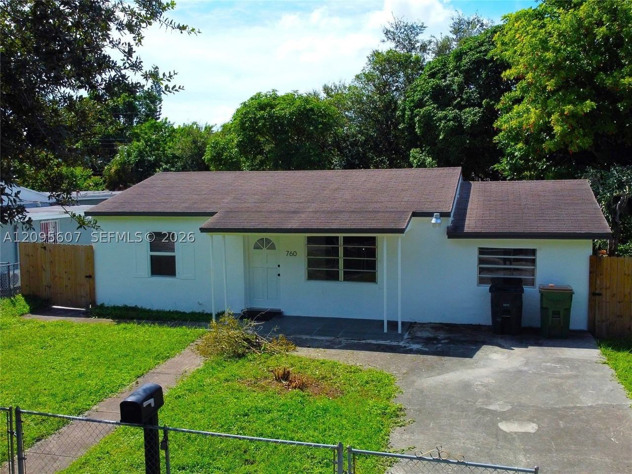 760 Nw 126th St - Photo 4 of 50