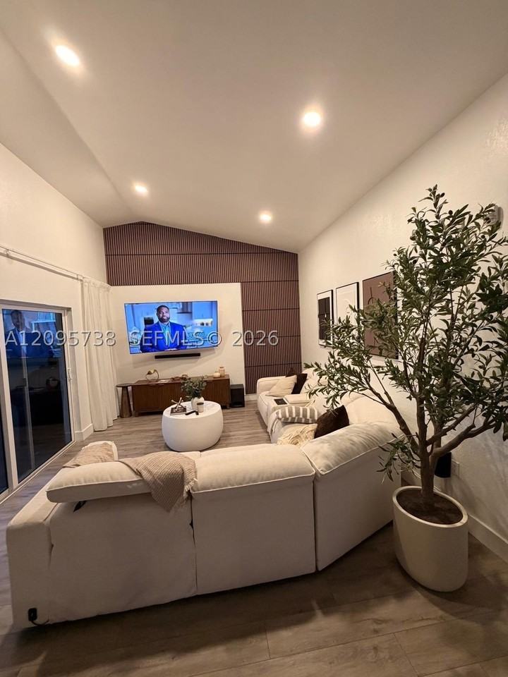 15326 Sw 58th Ter #15326 - Photo 3 of 17