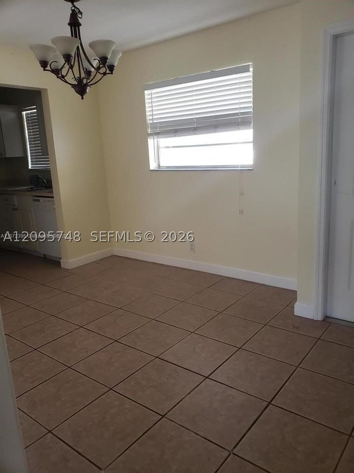 10330 N Military Trl #6B - Photo 6 of 11