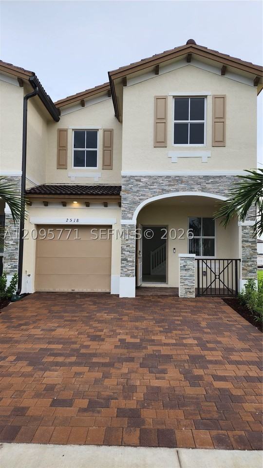2518 Se 25th Dr #2518 - Photo 4 of 32