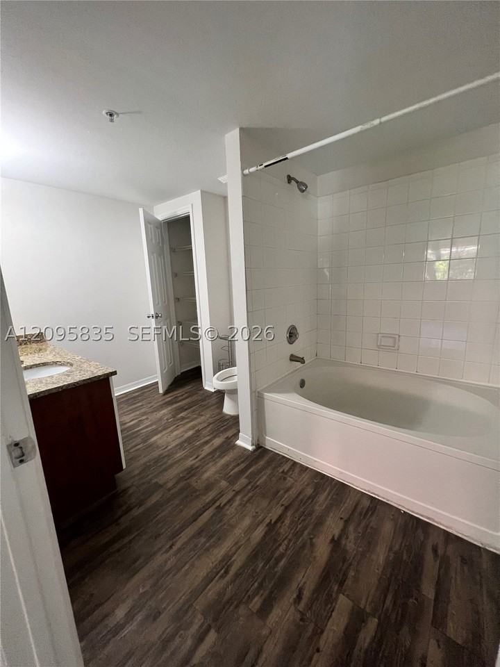 230 Sw 117th Ter #11207 - Photo 4 of 23
