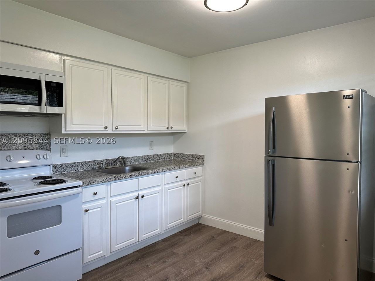 2309 Madison St #8 - Photo 2 of 18