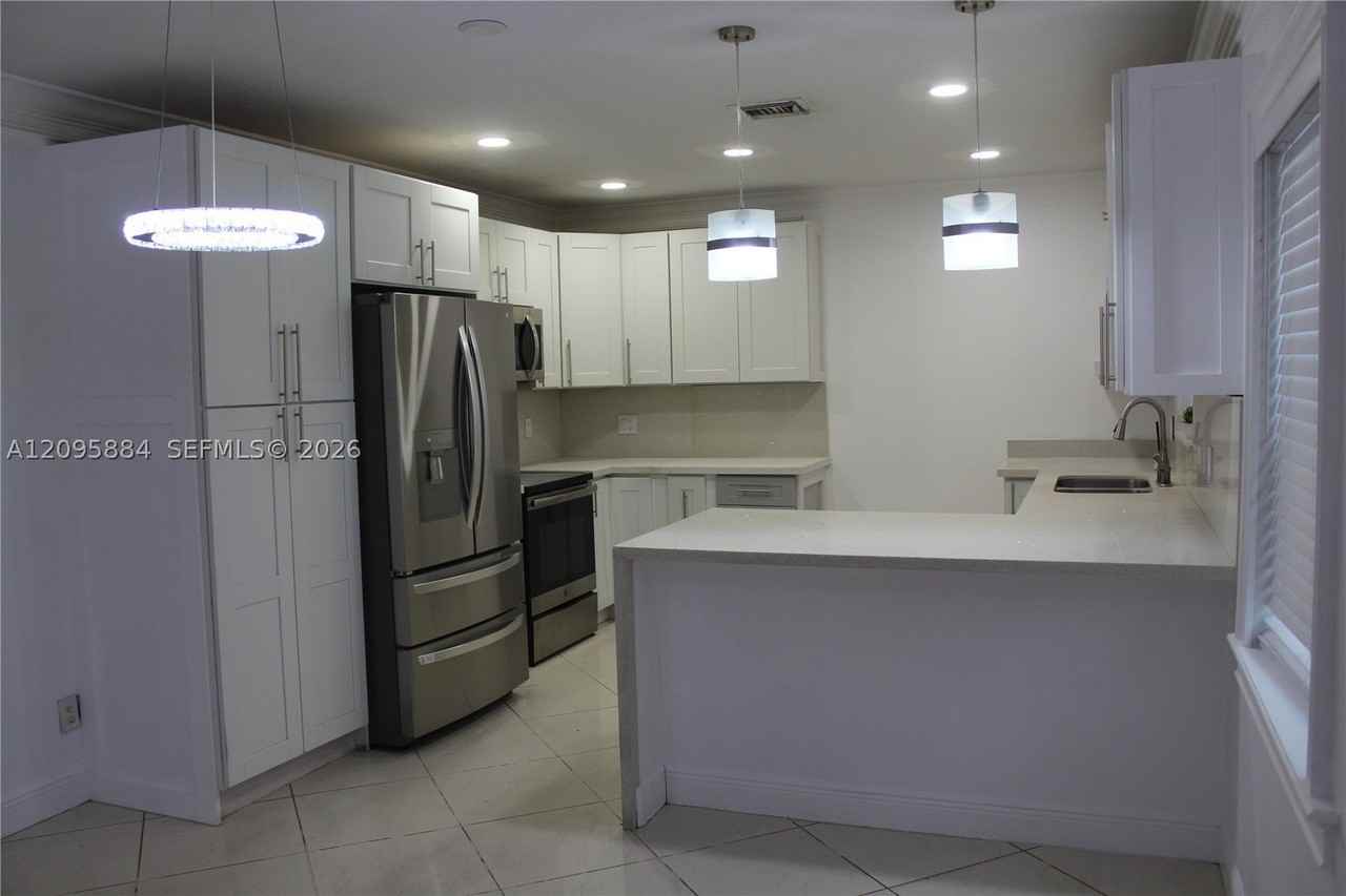 300 Sw 71st Ave #1 - Photo 2 of 10