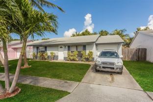 5990 Ithaca Cir W - Photo 1 of 1