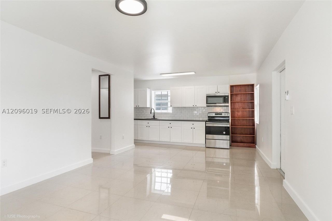 1945 Marseille Dr #4 - Photo 2 of 11