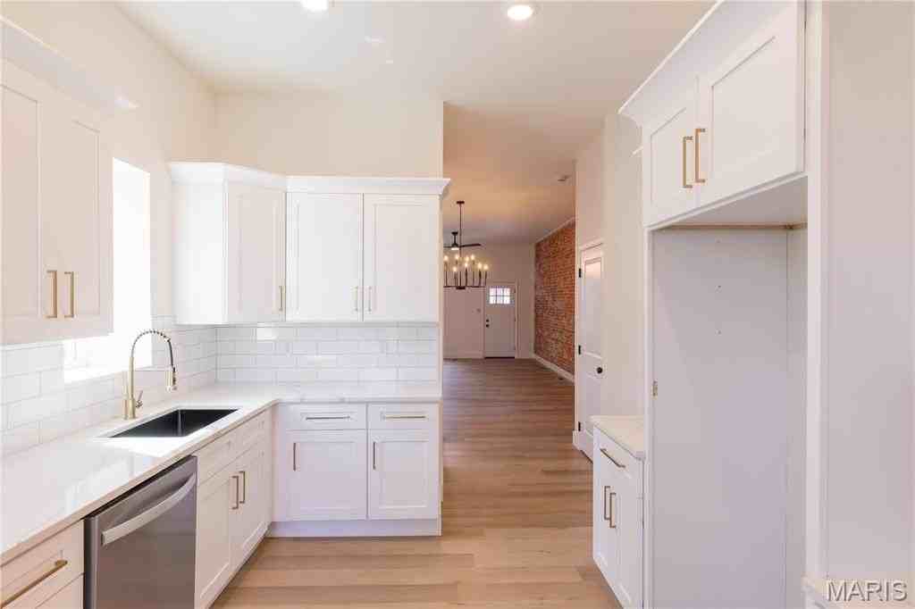 4431 Norfolk Ave - Photo 4 of 23