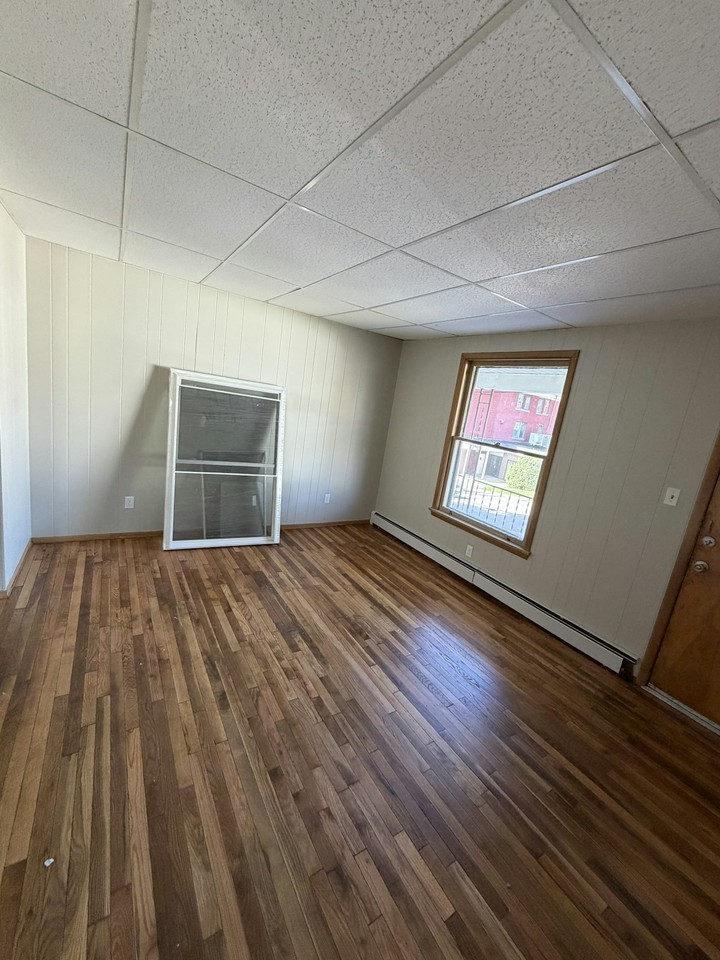 725 Wheeler Avenue, Unit Rear Right - Photo 3 of 31