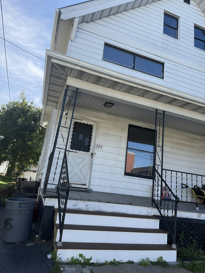 725 Wheeler Avenue, Unit Rear Right - Photo 4 of 31