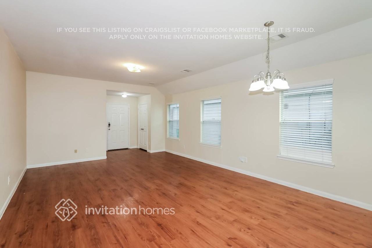 18802 Dennington Dr - Photo 4 of 17