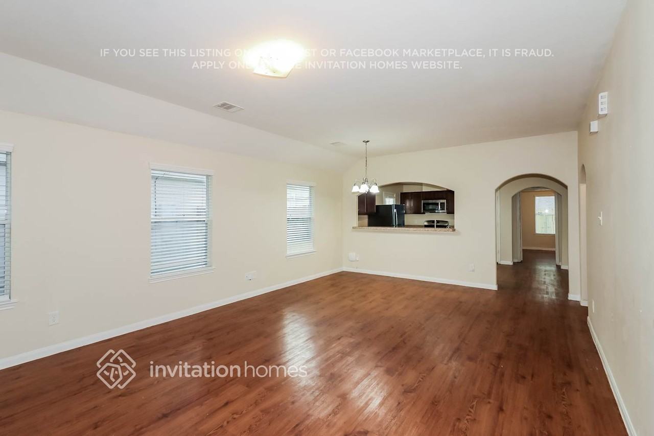 18802 Dennington Dr - Photo 5 of 17