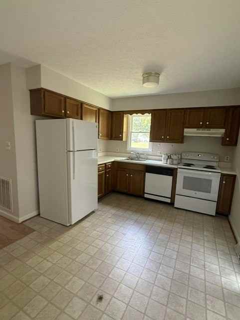 5826 Raiford Circle, Unit B - Photo 5 of 14