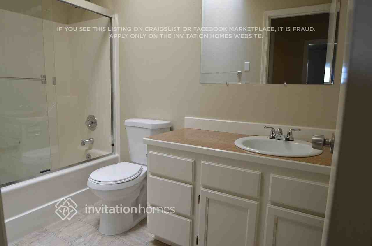 2310 Summit Ave - Photo 6 of 9
