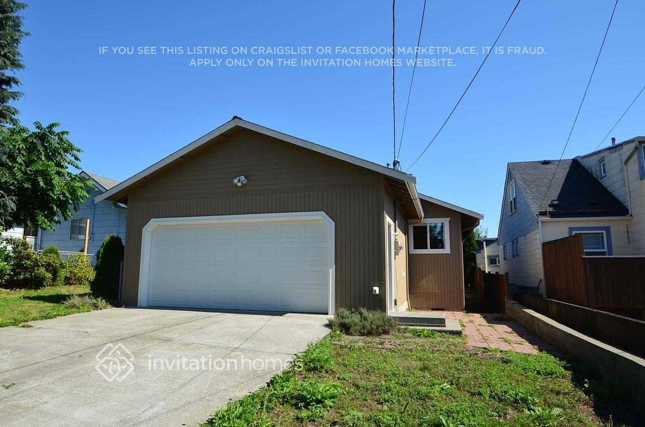 2310 Summit Ave - Photo 7 of 9