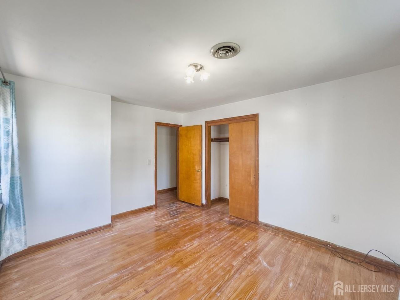 19 Holmes St - Photo 3 of 9