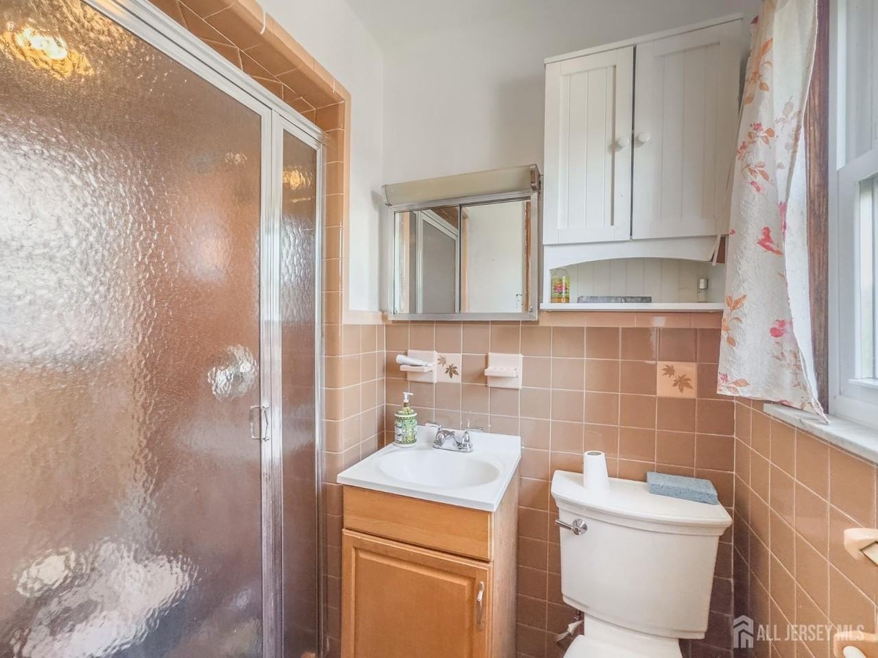 19 Holmes St - Photo 6 of 9